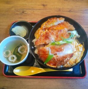 Wかつ丼讃岐屋平和大通り店