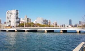 川沿いの風景